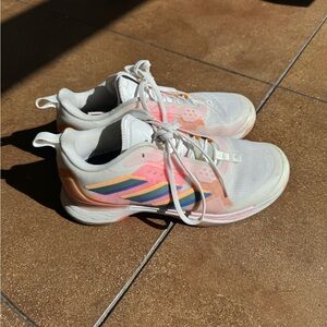 Adidas Avacourt GZ0690 Sneakers